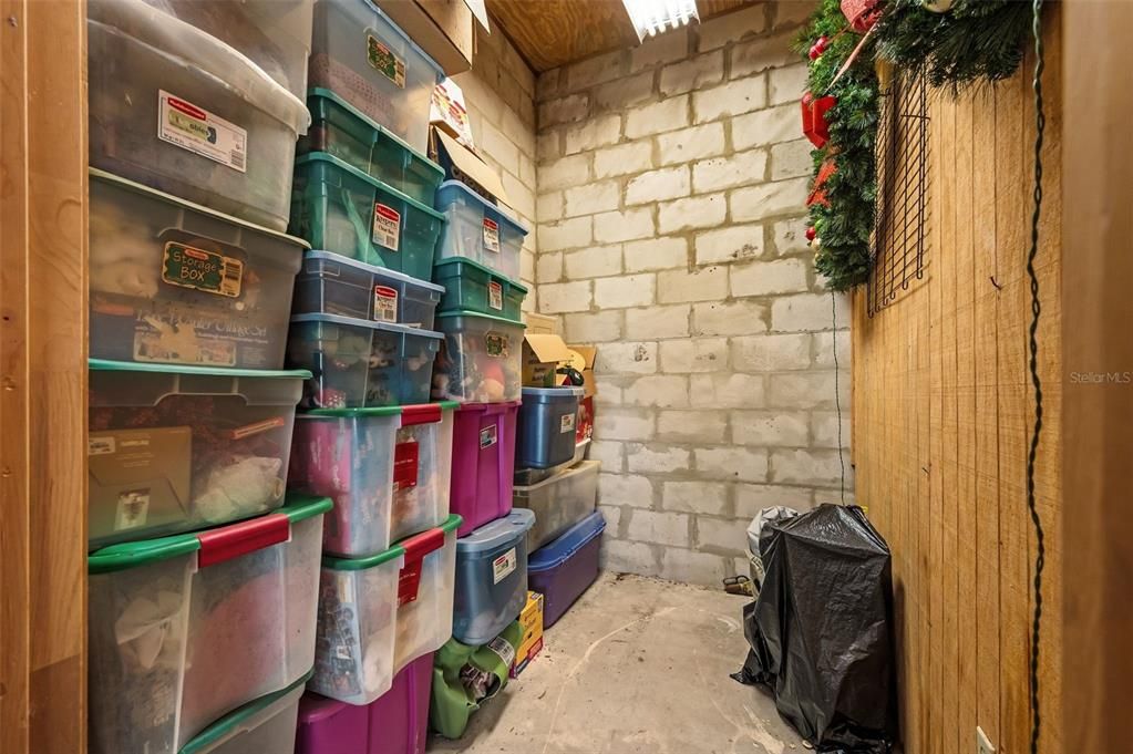 En Venta: $449,000 (3 camas, 2 baños, 2400 Pies cuadrados)