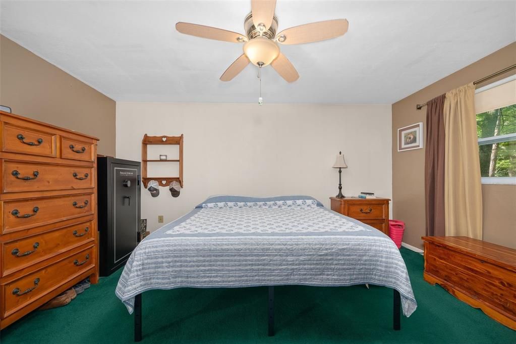 En Venta: $449,000 (3 camas, 2 baños, 2400 Pies cuadrados)