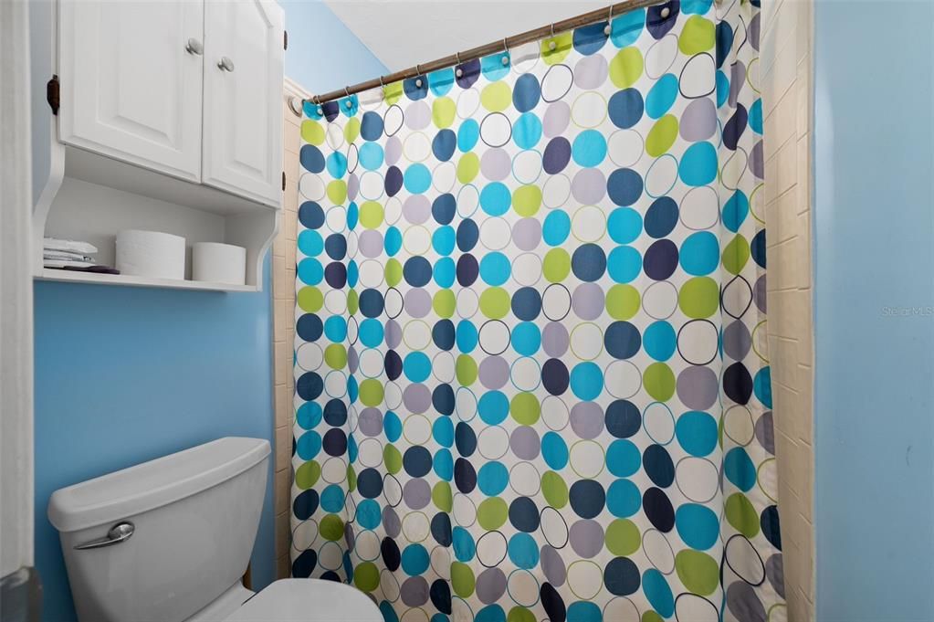 En Venta: $449,000 (3 camas, 2 baños, 2400 Pies cuadrados)