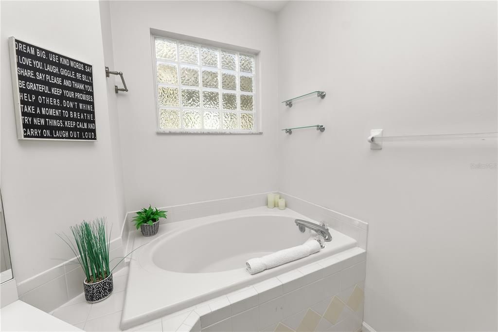 For Rent: $2,100 (2 beds, 2 baths, 1504 Square Feet)