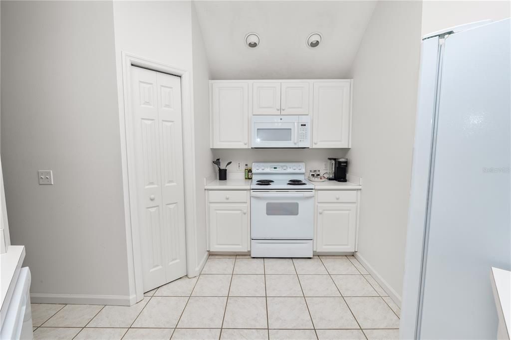 For Rent: $2,100 (2 beds, 2 baths, 1504 Square Feet)