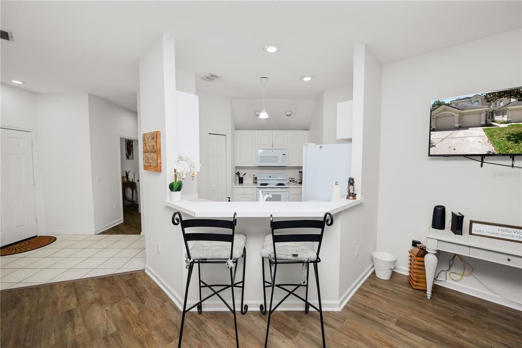 For Rent: $2,100 (2 beds, 2 baths, 1504 Square Feet)