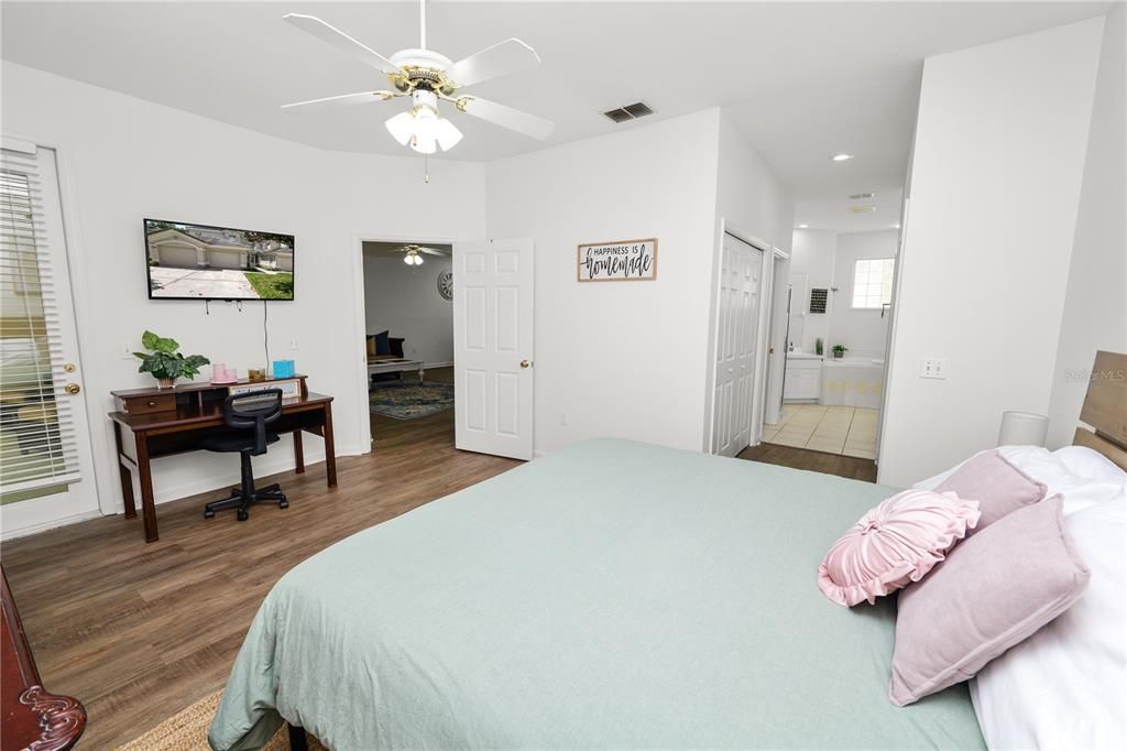 For Rent: $2,100 (2 beds, 2 baths, 1504 Square Feet)