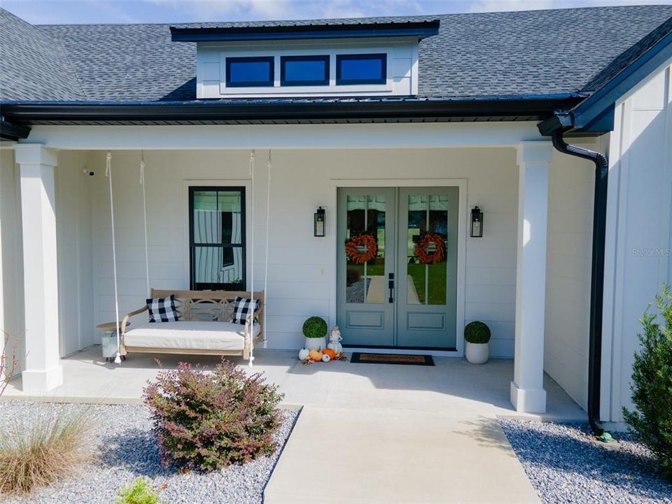 For Sale: $895,000 (4 beds, 2 baths, 2712 Square Feet)