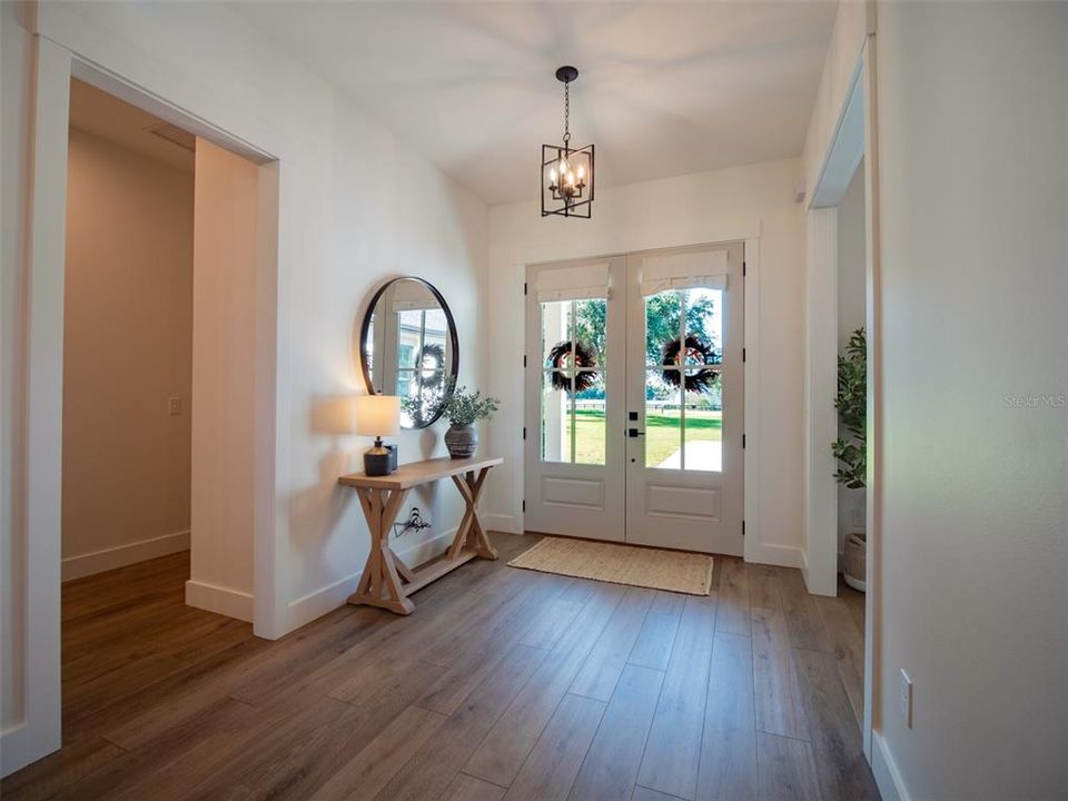 For Sale: $895,000 (4 beds, 2 baths, 2712 Square Feet)