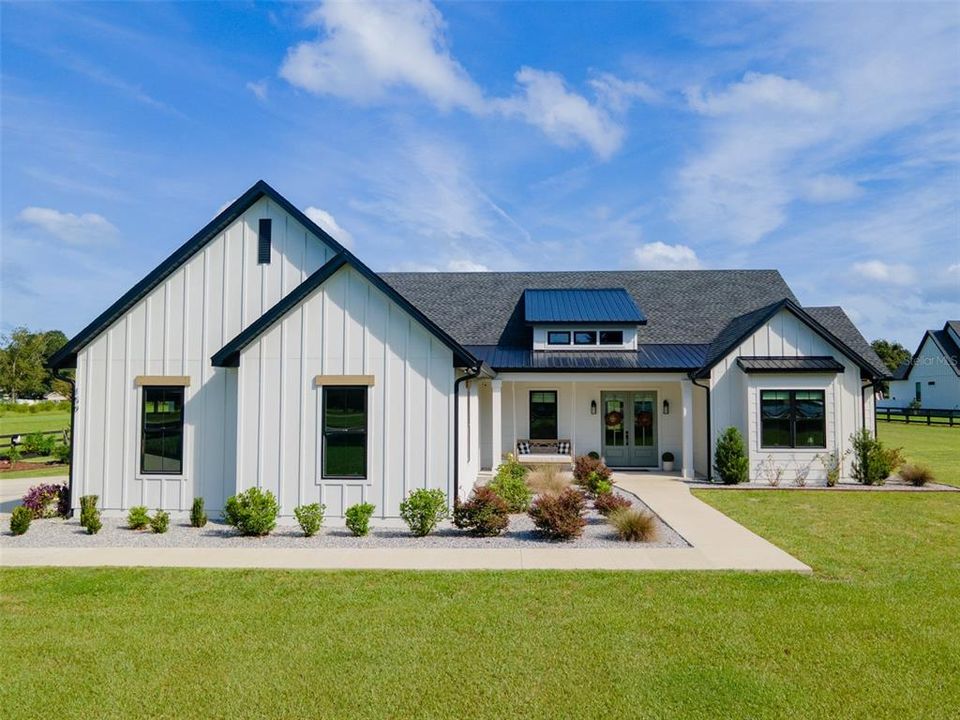 For Sale: $895,000 (4 beds, 2 baths, 2712 Square Feet)