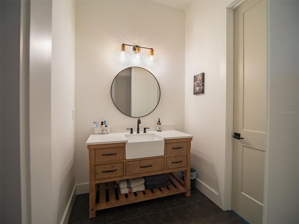 For Sale: $895,000 (4 beds, 2 baths, 2712 Square Feet)
