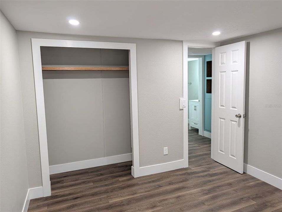 For Sale: $179,000 (2 beds, 2 baths, 1040 Square Feet)