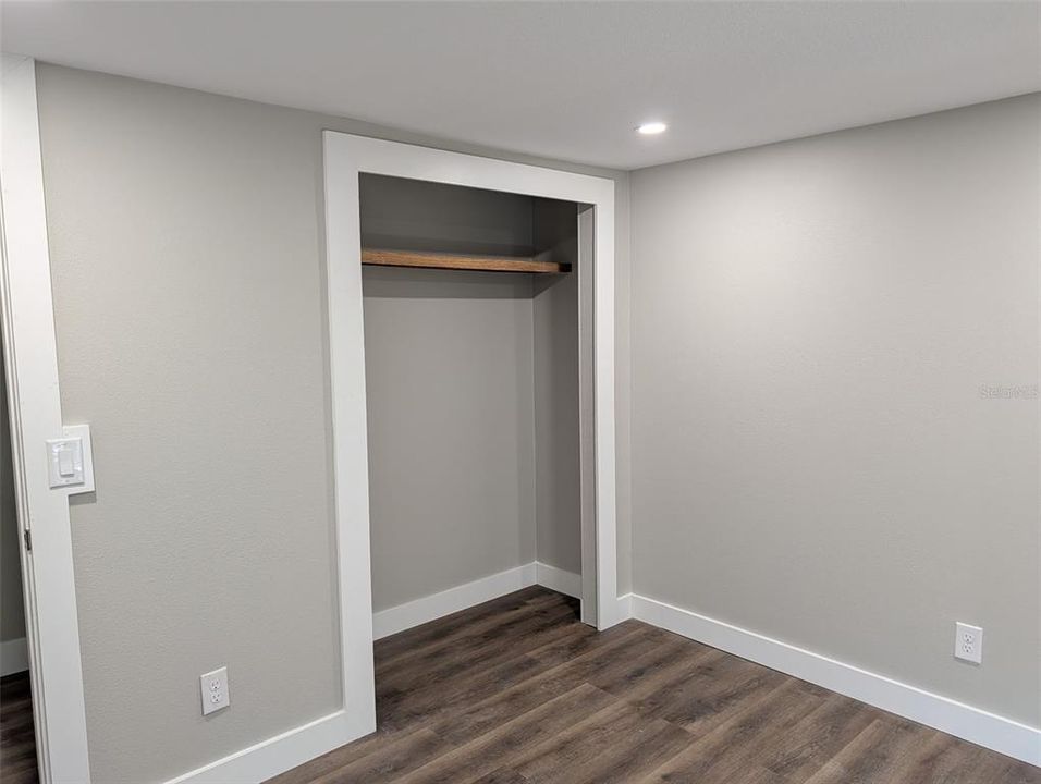 For Sale: $179,000 (2 beds, 2 baths, 1040 Square Feet)