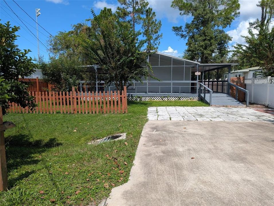 For Sale: $179,000 (2 beds, 2 baths, 1040 Square Feet)