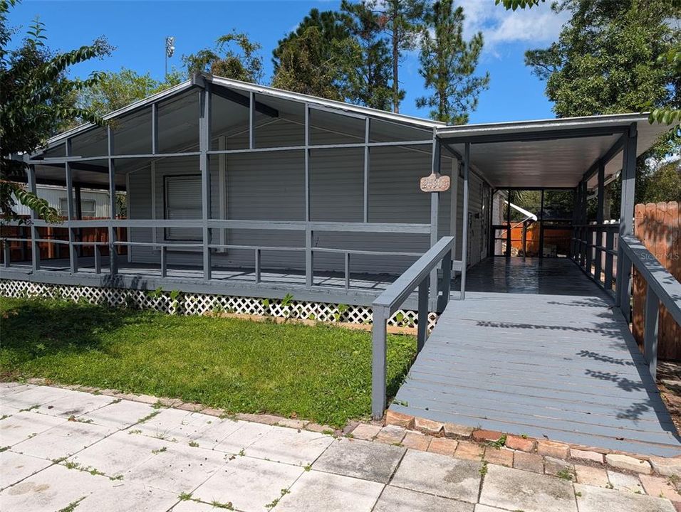For Sale: $179,000 (2 beds, 2 baths, 1040 Square Feet)