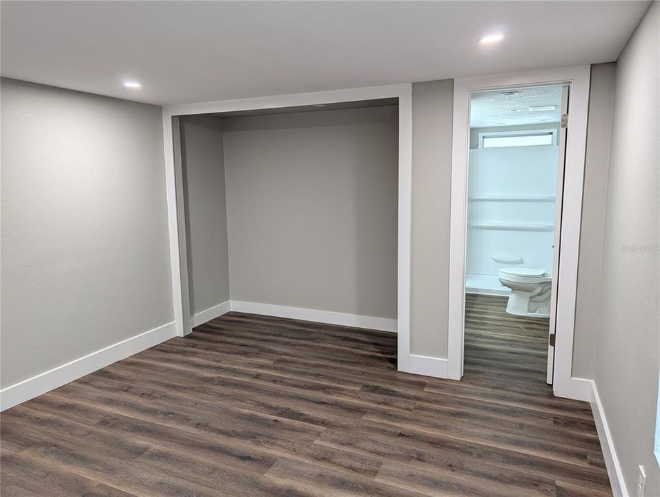 For Sale: $179,000 (2 beds, 2 baths, 1040 Square Feet)