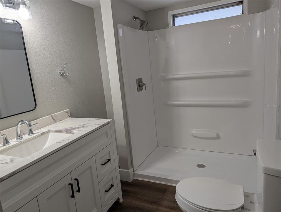 For Sale: $179,000 (2 beds, 2 baths, 1040 Square Feet)