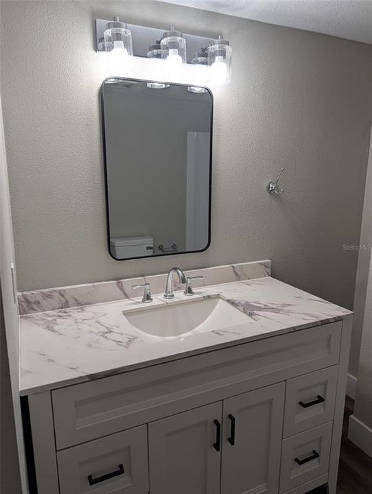 For Sale: $179,000 (2 beds, 2 baths, 1040 Square Feet)
