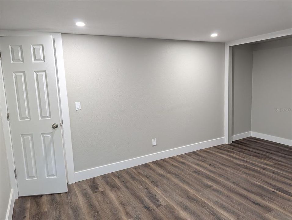 For Sale: $179,000 (2 beds, 2 baths, 1040 Square Feet)