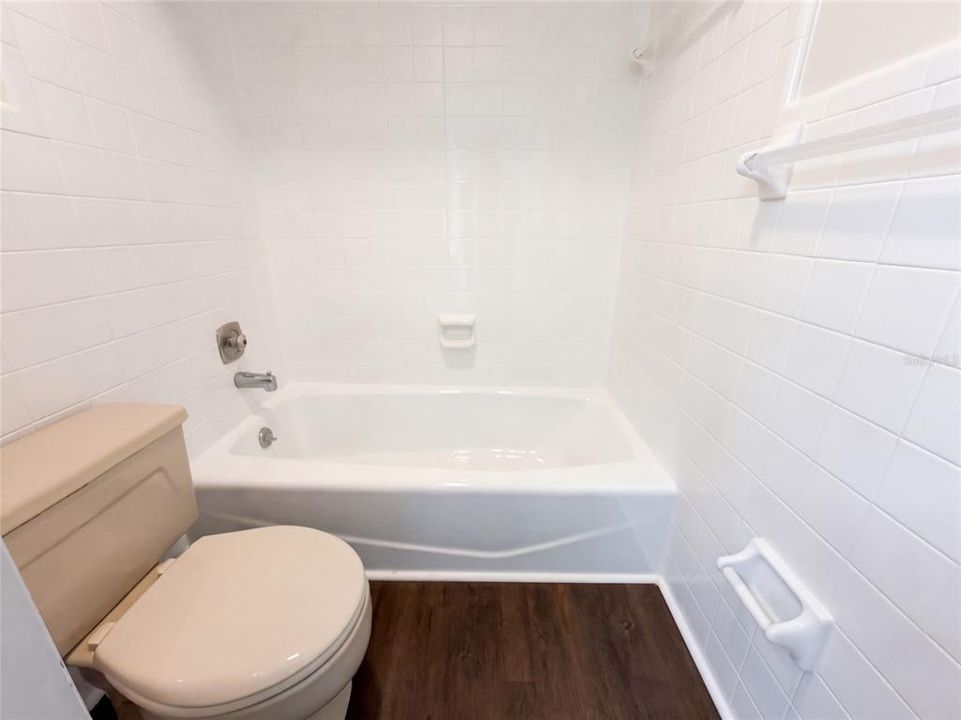 For Sale: $380,000 (2 beds, 2 baths, 1769 Square Feet)
