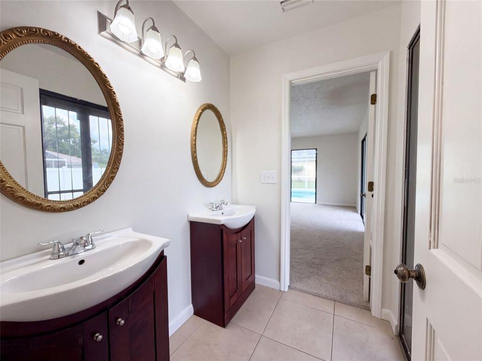 For Sale: $380,000 (2 beds, 2 baths, 1769 Square Feet)
