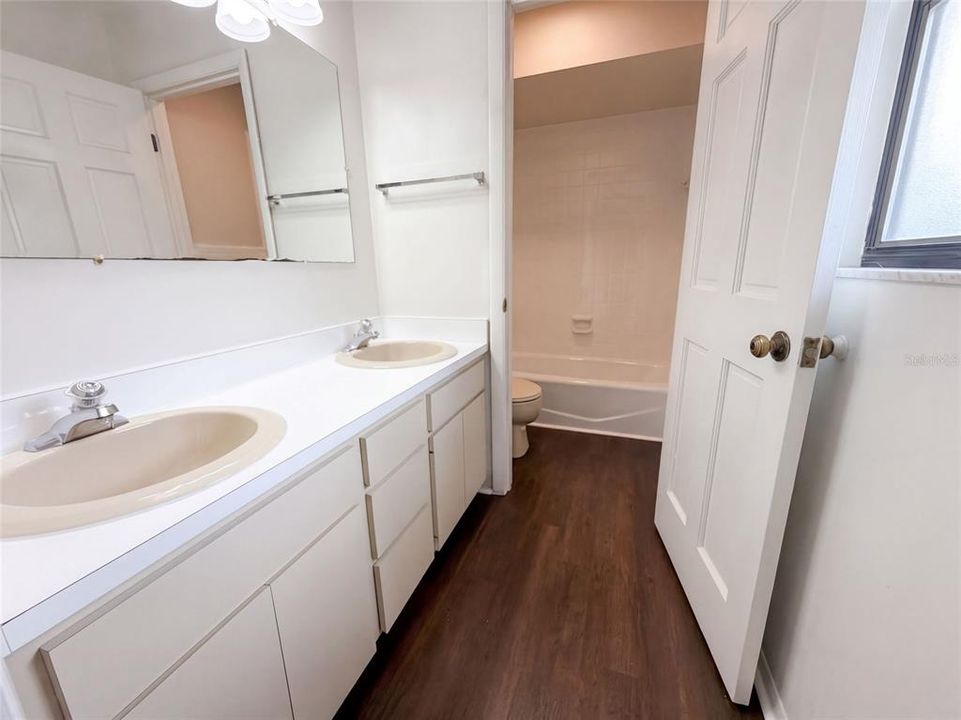 For Sale: $380,000 (2 beds, 2 baths, 1769 Square Feet)