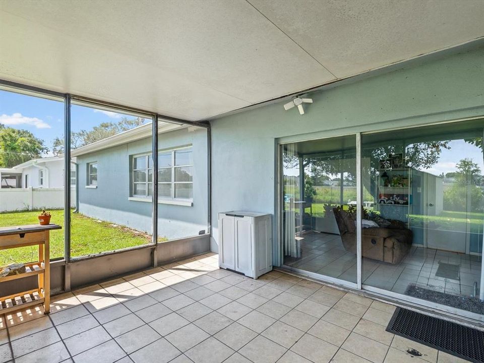 For Sale: $349,000 (2 beds, 2 baths, 1390 Square Feet)