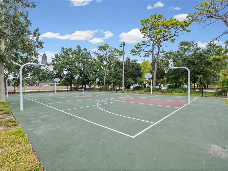 For Sale: $349,000 (2 beds, 2 baths, 1390 Square Feet)