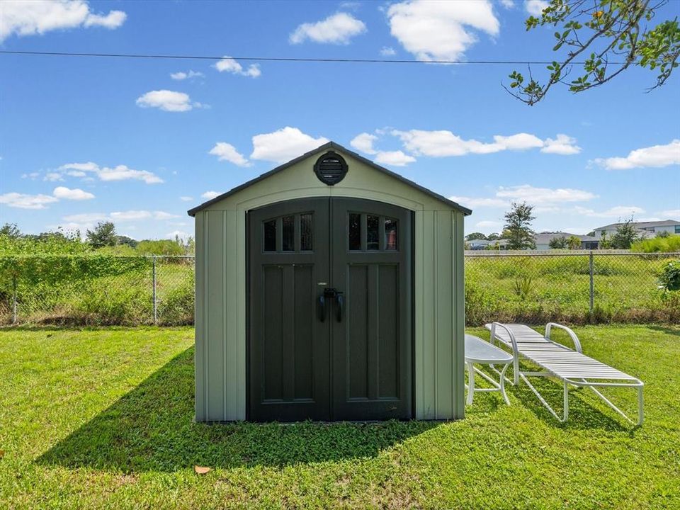 For Sale: $349,000 (2 beds, 2 baths, 1390 Square Feet)