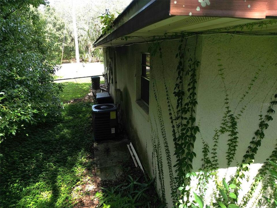 For Sale: $230,000 (2 beds, 2 baths, 1205 Square Feet)
