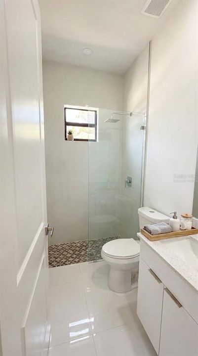 На продажу: $354,000 (4 спален, 3 ванн, 1737 Квадратных фут)