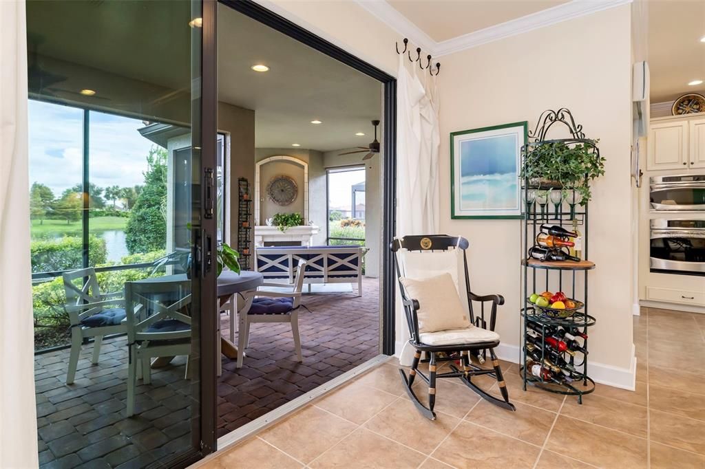 En Venta: $799,999 (3 camas, 3 baños, 2256 Pies cuadrados)