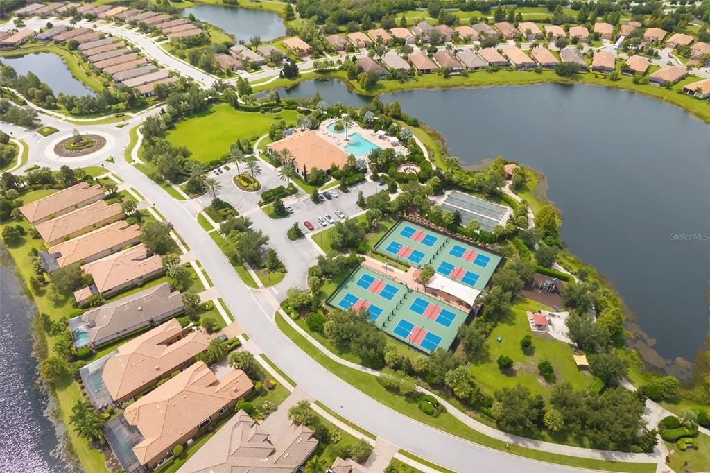 En Venta: $799,999 (3 camas, 3 baños, 2256 Pies cuadrados)