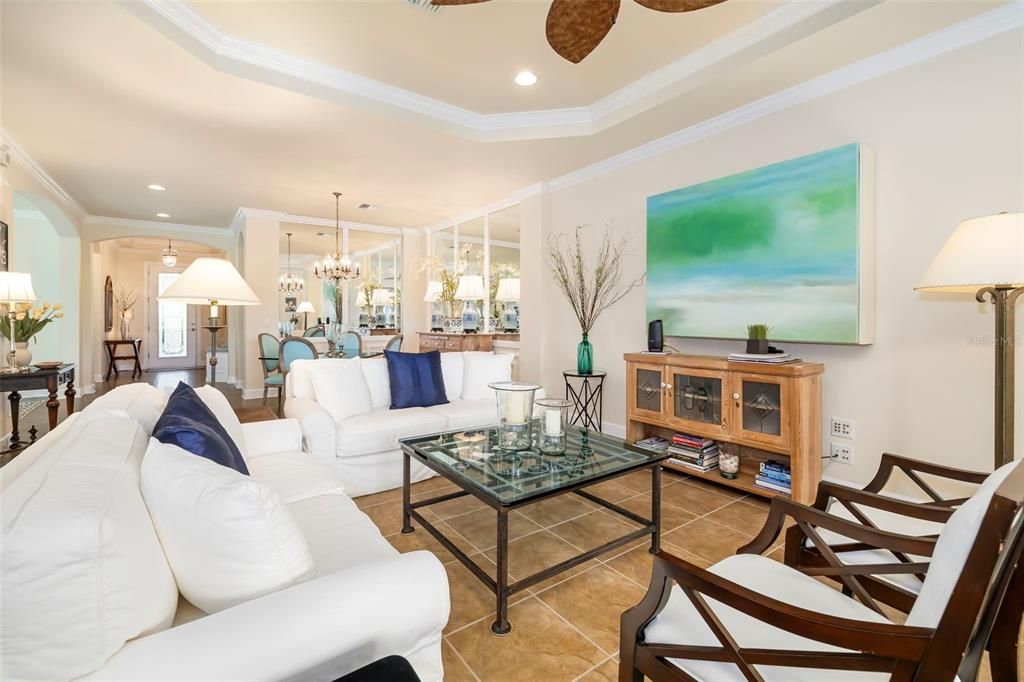 En Venta: $799,999 (3 camas, 3 baños, 2256 Pies cuadrados)