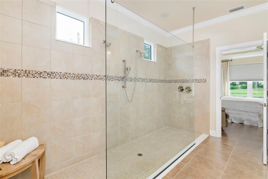 En Venta: $799,999 (3 camas, 3 baños, 2256 Pies cuadrados)