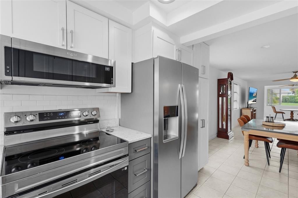 For Sale: $450,000 (2 beds, 2 baths, 1357 Square Feet)