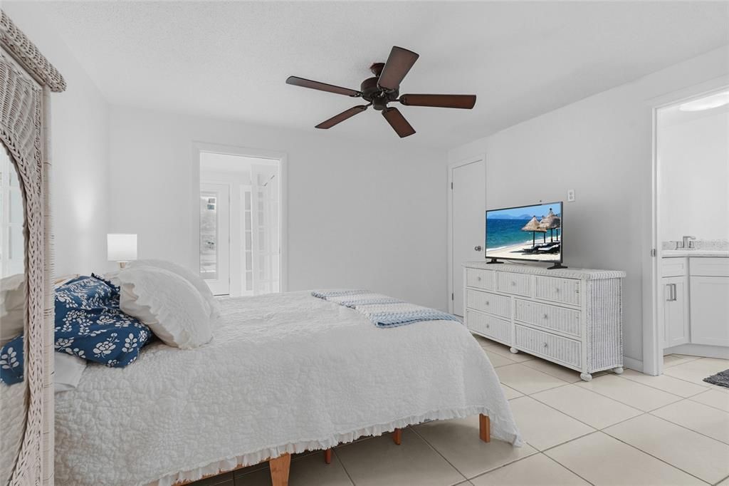 For Sale: $450,000 (2 beds, 2 baths, 1357 Square Feet)