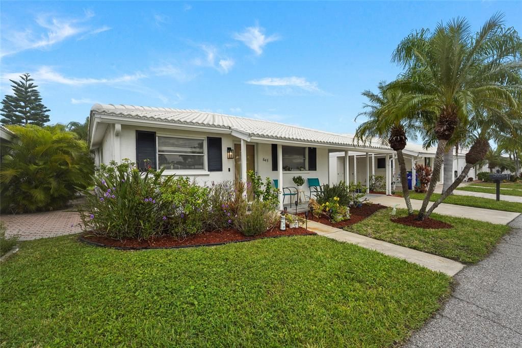 For Sale: $450,000 (2 beds, 2 baths, 1357 Square Feet)