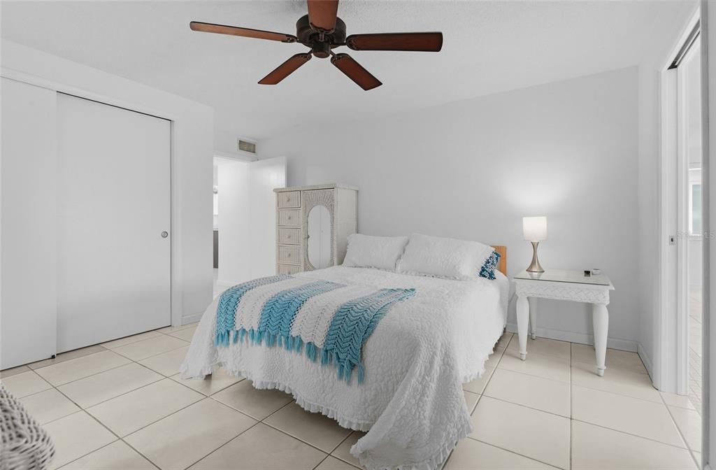 For Sale: $450,000 (2 beds, 2 baths, 1357 Square Feet)