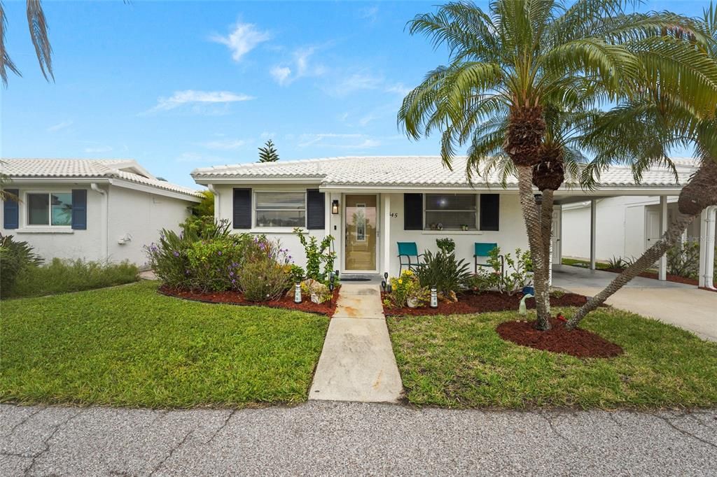 For Sale: $450,000 (2 beds, 2 baths, 1357 Square Feet)