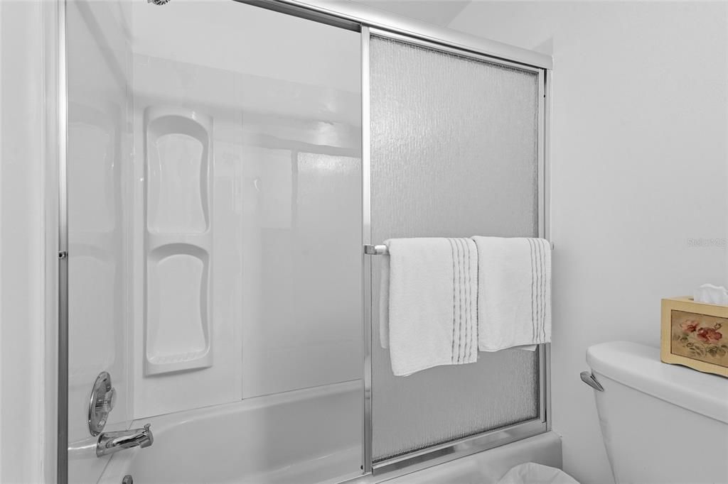 For Sale: $450,000 (2 beds, 2 baths, 1357 Square Feet)