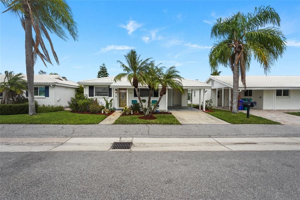 For Sale: $450,000 (2 beds, 2 baths, 1357 Square Feet)