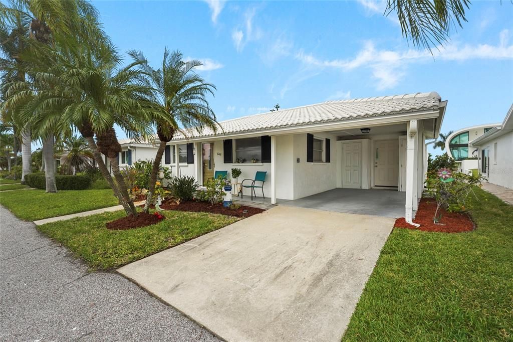 For Sale: $450,000 (2 beds, 2 baths, 1357 Square Feet)