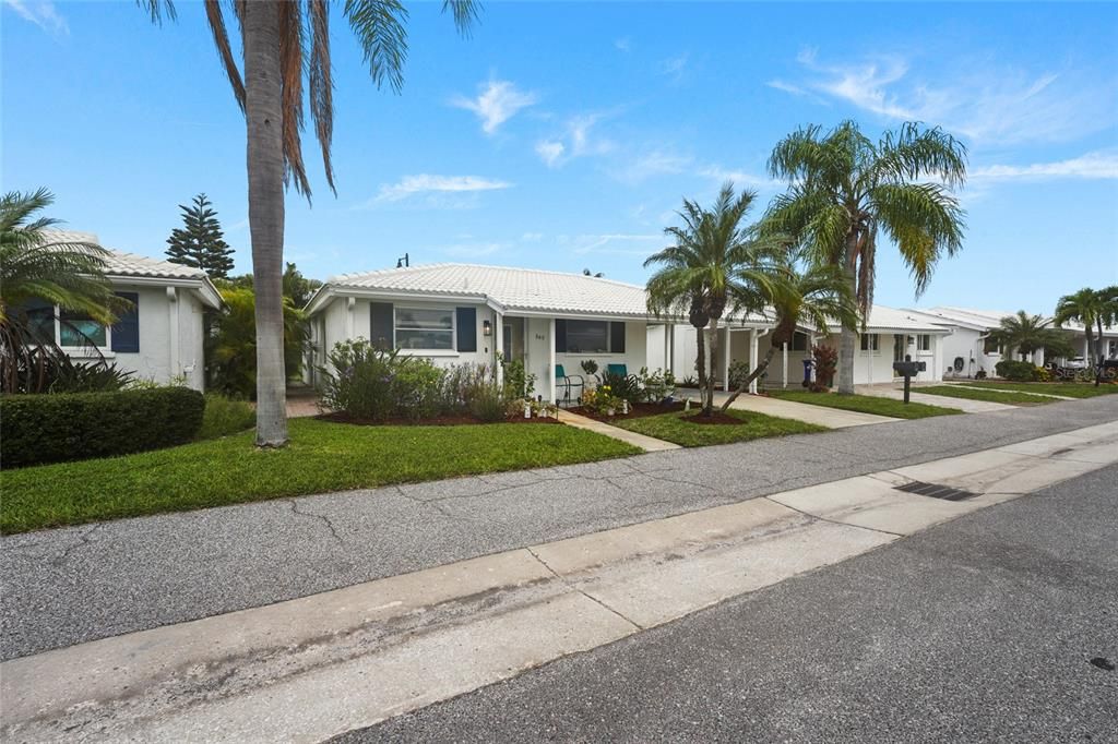 For Sale: $450,000 (2 beds, 2 baths, 1357 Square Feet)