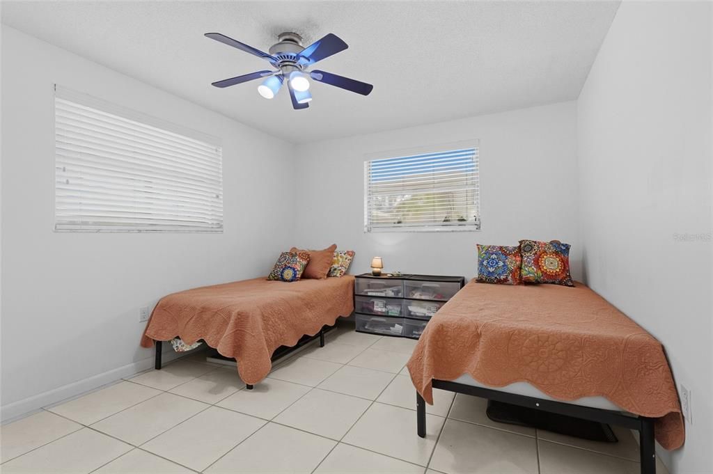 For Sale: $450,000 (2 beds, 2 baths, 1357 Square Feet)