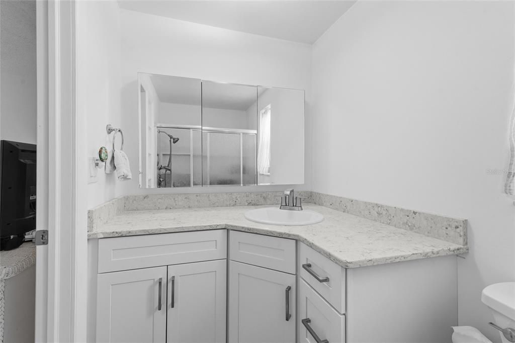 For Sale: $450,000 (2 beds, 2 baths, 1357 Square Feet)