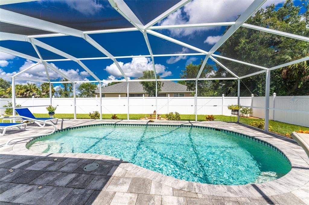 For Sale: $389,900 (3 beds, 2 baths, 1639 Square Feet)
