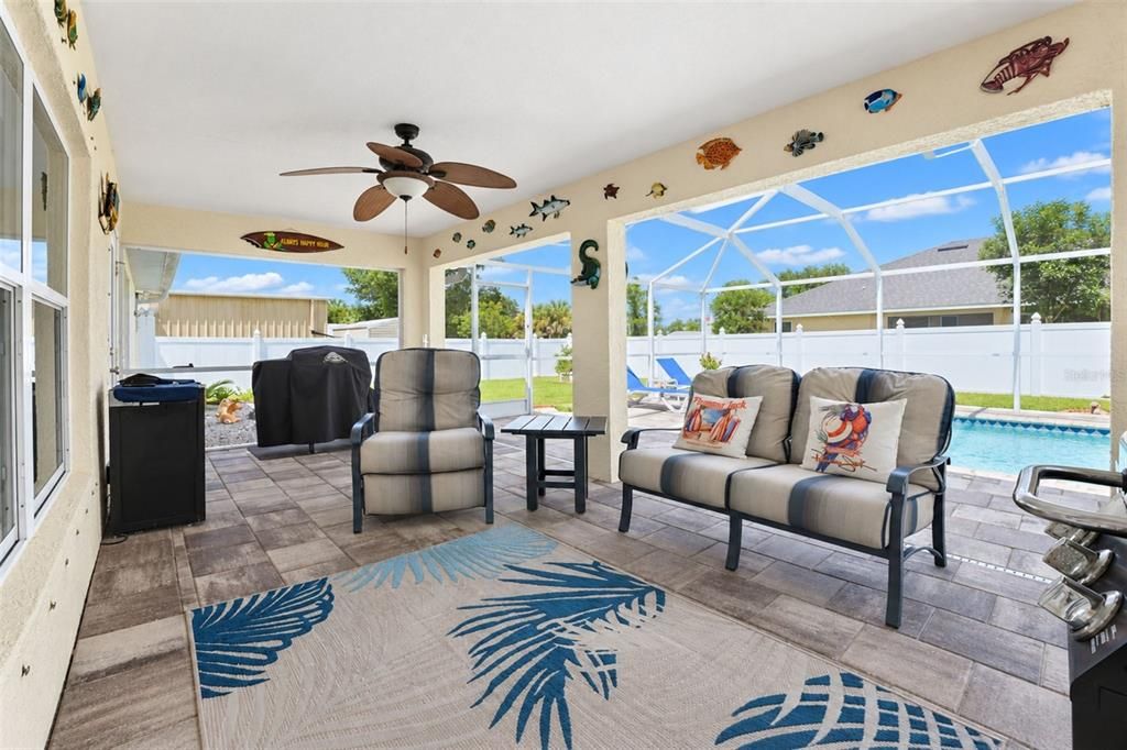 For Sale: $389,900 (3 beds, 2 baths, 1639 Square Feet)
