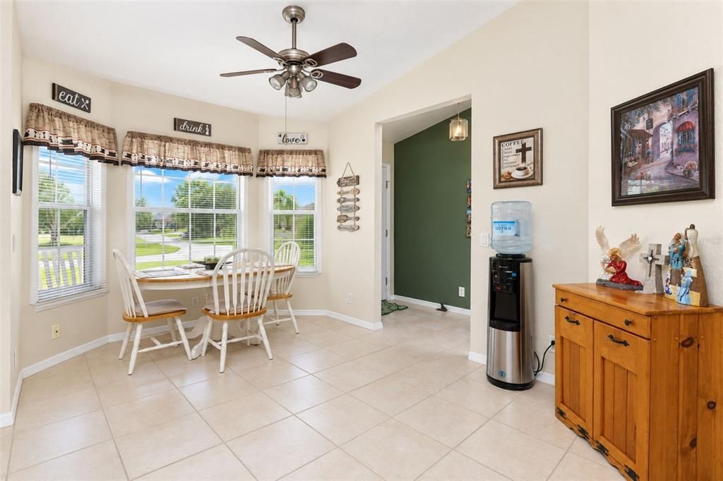 For Sale: $389,900 (3 beds, 2 baths, 1639 Square Feet)