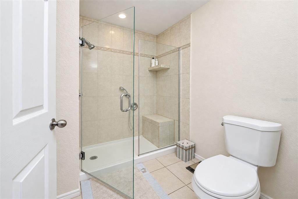 For Sale: $389,900 (3 beds, 2 baths, 1639 Square Feet)