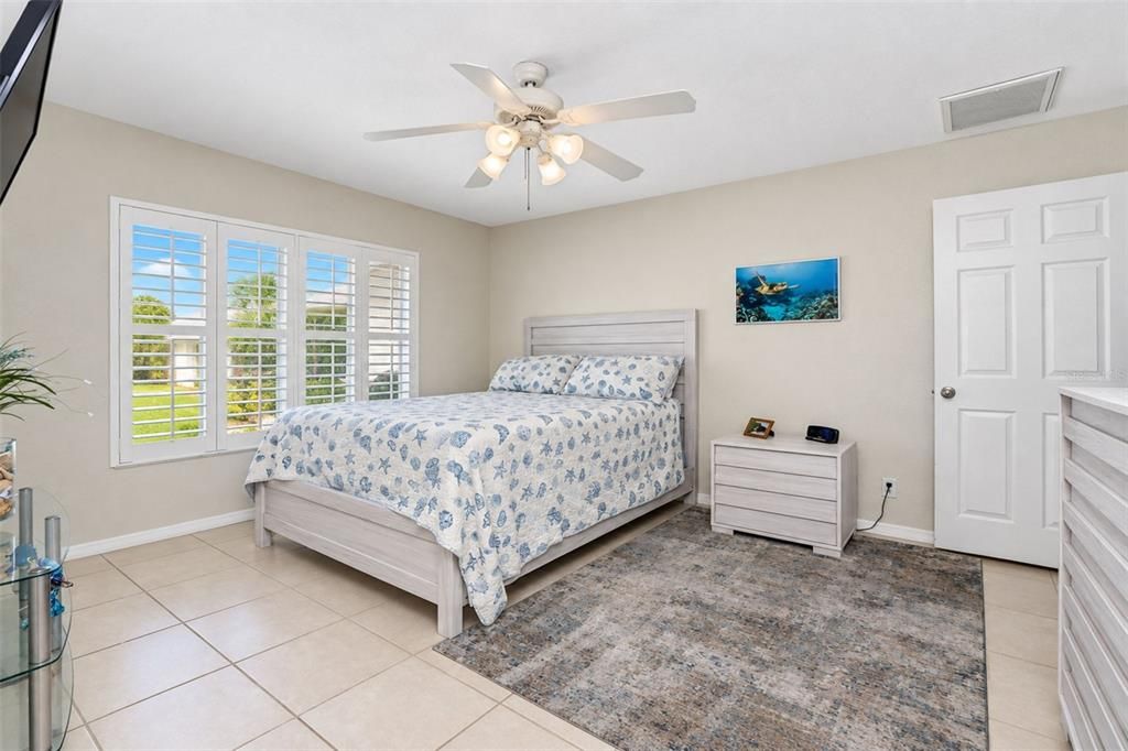 For Sale: $389,900 (3 beds, 2 baths, 1639 Square Feet)
