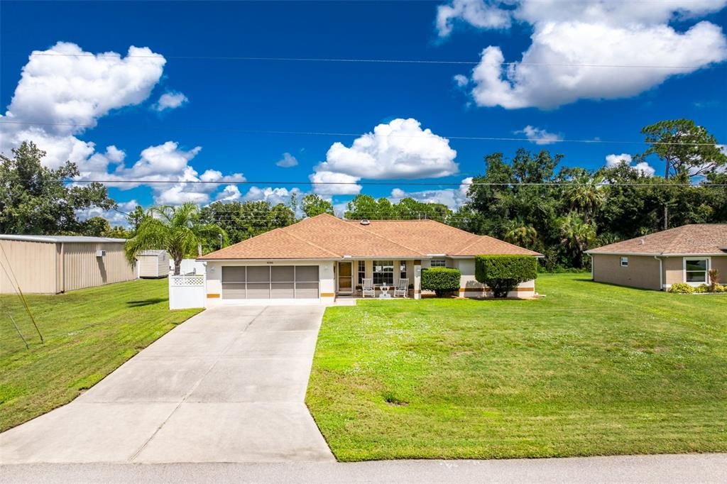 For Sale: $389,900 (3 beds, 2 baths, 1639 Square Feet)
