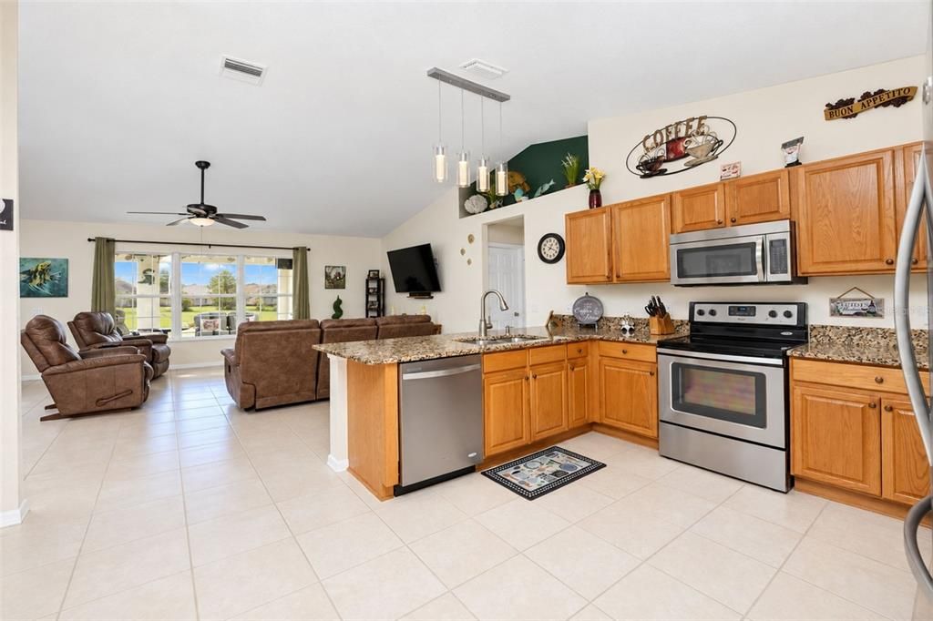 For Sale: $389,900 (3 beds, 2 baths, 1639 Square Feet)