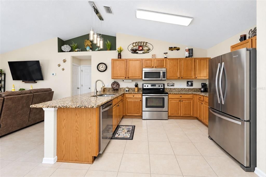 For Sale: $389,900 (3 beds, 2 baths, 1639 Square Feet)